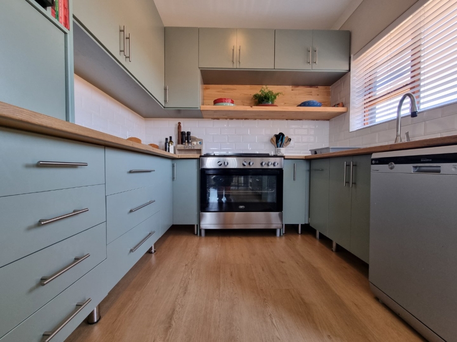 4 Bedroom Property for Sale in Wavecrest Eastern Cape